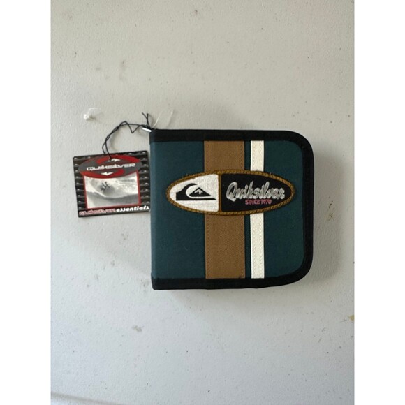 Hawaiian Island Creations HIC Quiksilver NWT Vintage Zip Around CD Holder - Picture 1 of 3